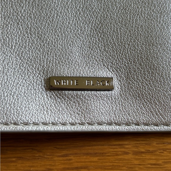 WHBM metallic silver crossbody & clutch phone bag - Picture 3 of 11